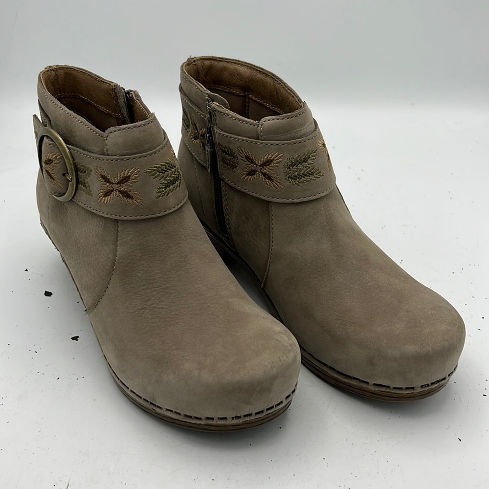 Dansko Women’s “Mina” Taupe Suede Booties Size 37 eur or 6 USA clog shoe